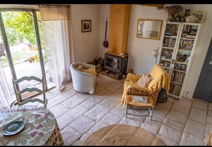 Le Petit Fabre Montagnac (Alpes-de-Haute-Provence) Exterior foto